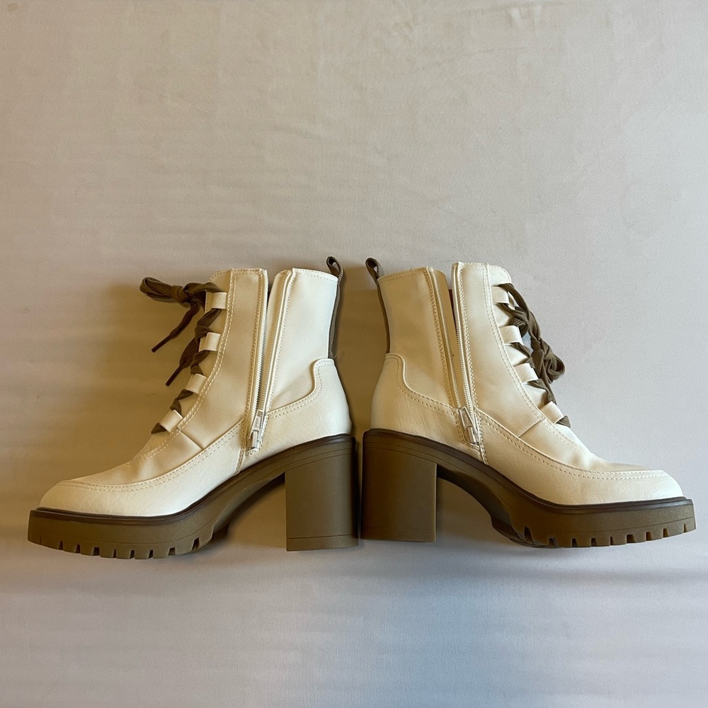 Snow Boots - Picture 3 of 3